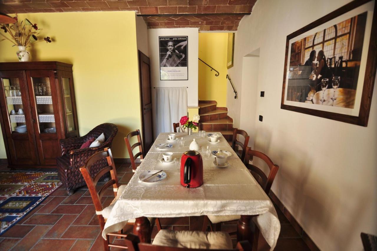 בארברינו די ואל ד'אלסה Agriturismo Podere Sertofano מראה חיצוני תמונה